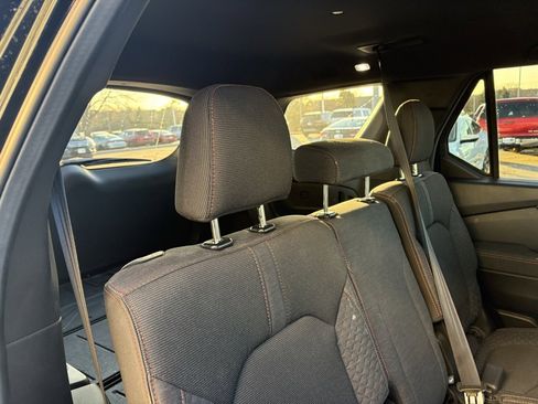 Used 2025 Honda Pilot Sport image 32