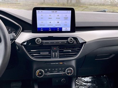 Used 2020 Ford Escape SE image 8