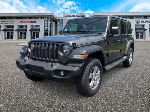Used 2022 Jeep Wrangler Unlimited Sport w/ Sun And Sound Package AWD/4WD image 4