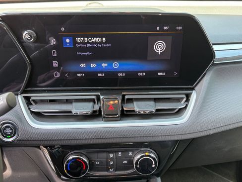 Used 2025 Chevrolet TrailBlazer LT image 17