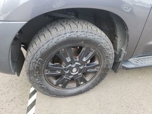 Used 2022 Toyota Sequoia TRD Sport AWD/4WD image 13
