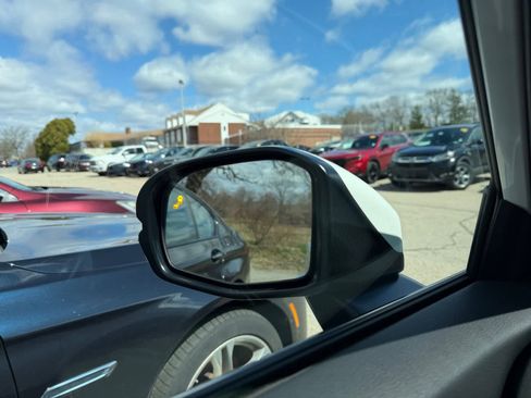 Used 2025 Honda CR-V EX image 23