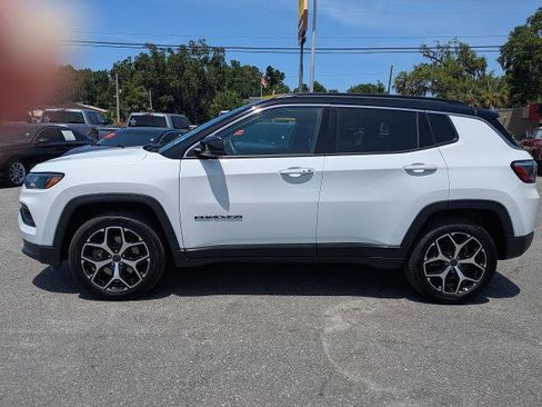 Used 2025 Jeep Compass Trailhawk AWD/4WD image 7