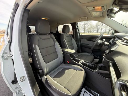 Used 2022 Chevrolet TrailBlazer LT w/ Convenience Package image 12