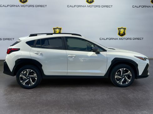 Used 2024 Subaru Crosstrek 2.0i Premium w/ Crosstrek Mirror Package AWD/4WD image 4