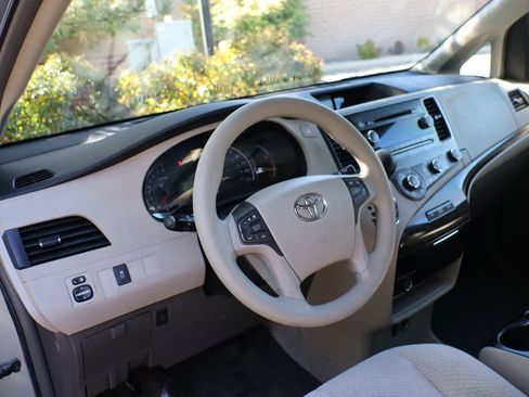 Used 2011 Toyota Sienna LE image 15