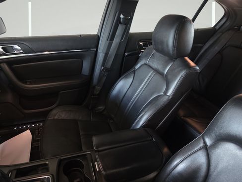 Used 2016 Lincoln MKS FWD image 22