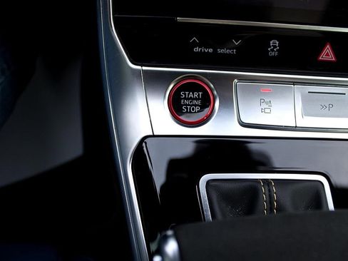 Used 2024 Audi RS 6 performance image 25