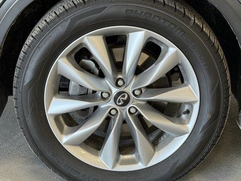 Used 2019 INFINITI QX50 Essential w/ Premium Heat Package image 8