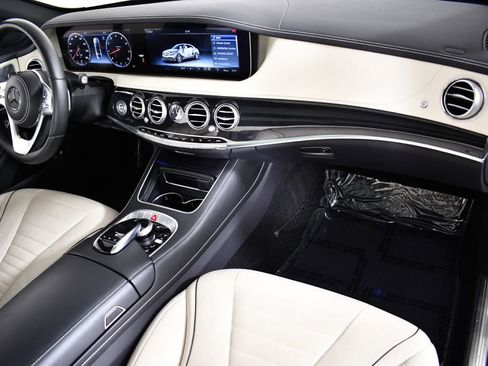 Used 2018 Mercedes-Benz S 560 Sedan image 22
