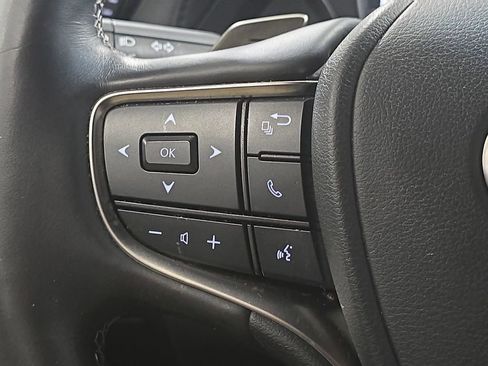 Used 2023 Lexus LS 500 w/ Accessory Package (Z2) RWD image 14