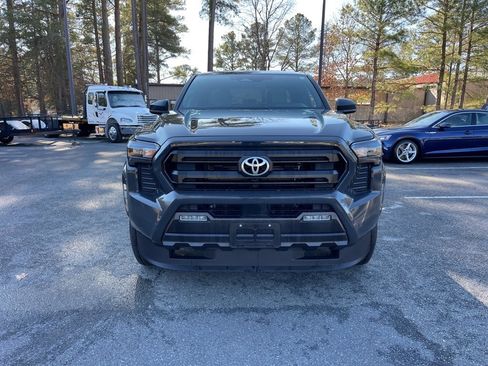 Used 2025 Toyota Tacoma SR5 image 3
