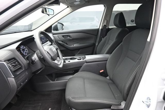 Used 2025 Nissan Rogue S AWD/4WD image 7