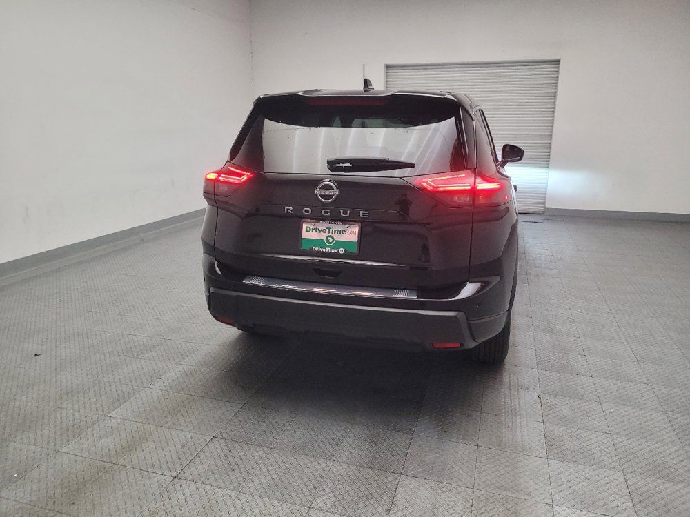 Used 2024 Nissan Rogue S FWD image 7