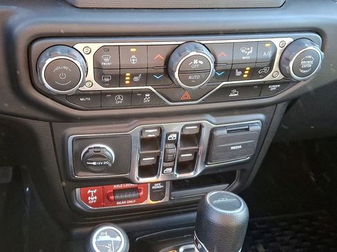 Used 2021 Jeep Gladiator Mojave w/ LED Lighting Group image 15