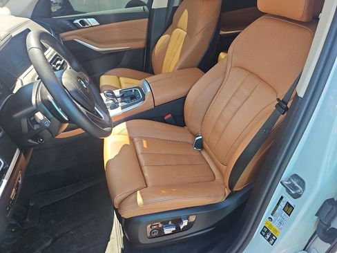 Used 2022 BMW X7 xDrive40i w/ Premium Package AWD/4WD image 14