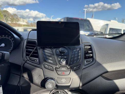 Used 2015 Ford Fiesta S image 9