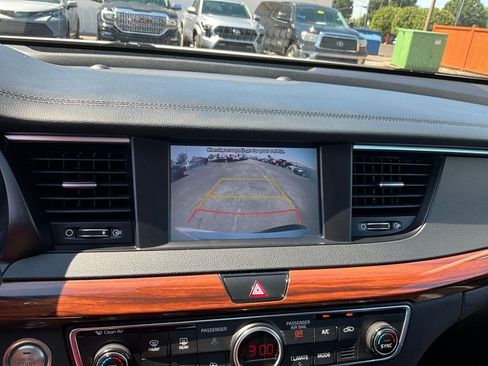 Used 2019 Kia Cadenza Premium FWD image 13