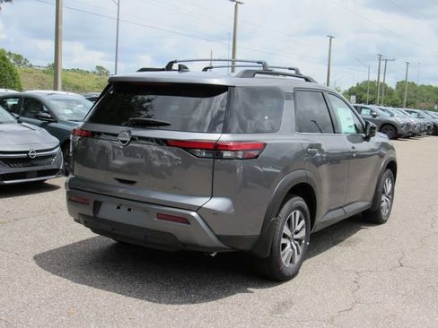 New 2026 Nissan Pathfinder SL FWD image 3