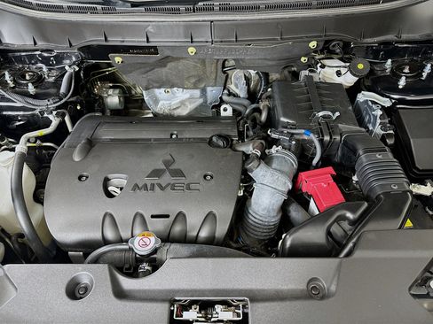 Used 2025 Mitsubishi Outlander Sport LE AWD/4WD image 31