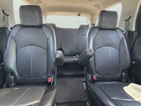 Used 2017 GMC Acadia Limited SLT FWD image 25