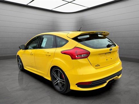 Used 2018 Ford Focus ST image 4