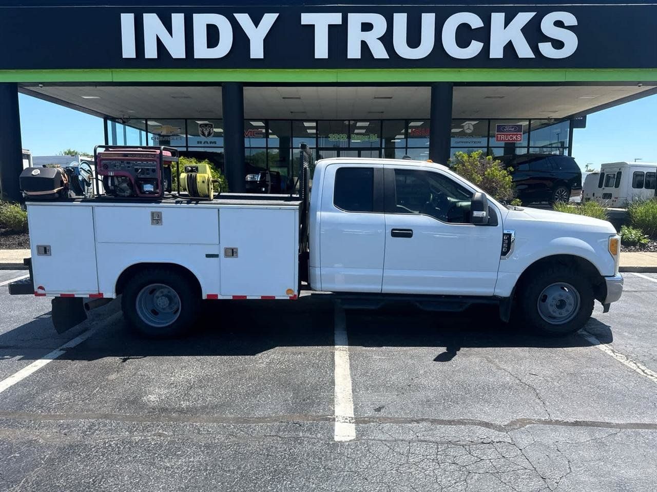 Used 2017 Ford F350 XL w/ Power Equipment Group RWD image 1
