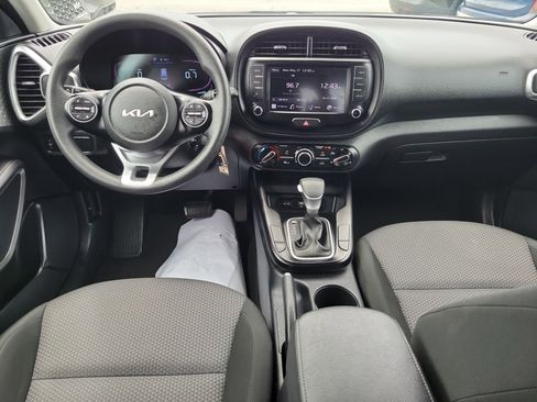 Used 2024 Kia Soul LX w/ Option Group 015 FWD image 15