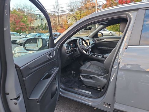 New 2026 Volkswagen Atlas Cross Sport SE image 11