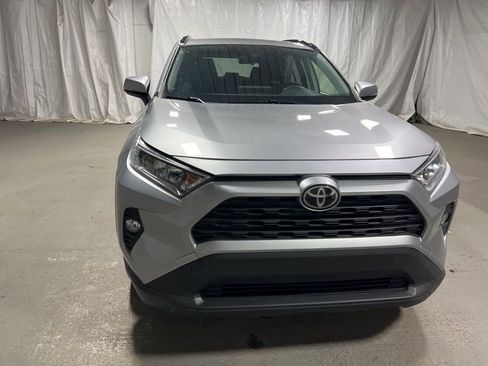 Used 2020 Toyota RAV4 XLE w/ Convenience Package image 2