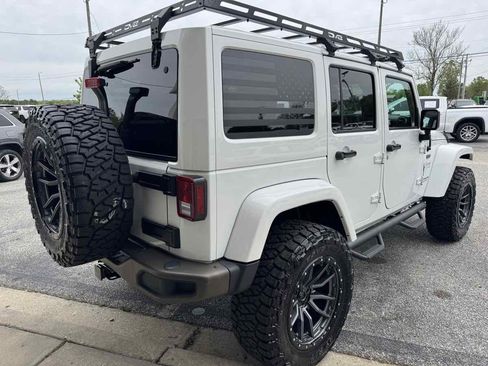 Used 2016 Jeep Wrangler Unlimited Sahara image 6