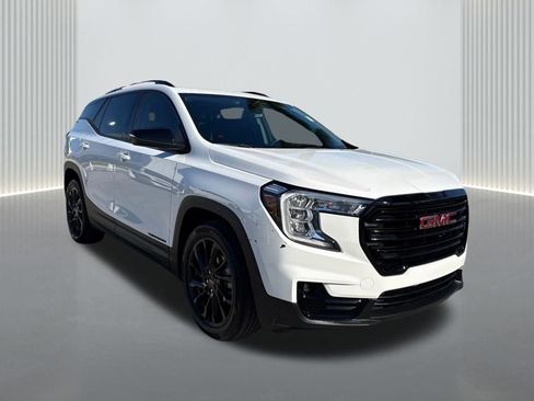 Used 2023 GMC Terrain SLT w/ Elevation Edition image 3