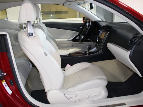 Used 2011 Lexus IS 350C RWD image 29