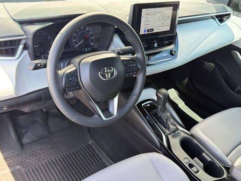 Certified 2024 Toyota Corolla SE FWD image 4
