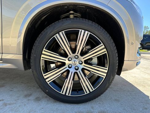 Certified 2024 Volvo XC90 T8 Plus w/ Protection Package Premier image 7