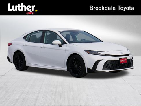 Certified 2025 Toyota Camry SE image 1