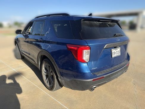 Used 2022 Ford Explorer XLT w/ Equipment Group 202A RWD image 4