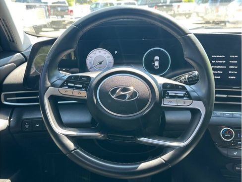 Used 2023 Hyundai Elantra SEL w/ Convenience Package FWD image 16