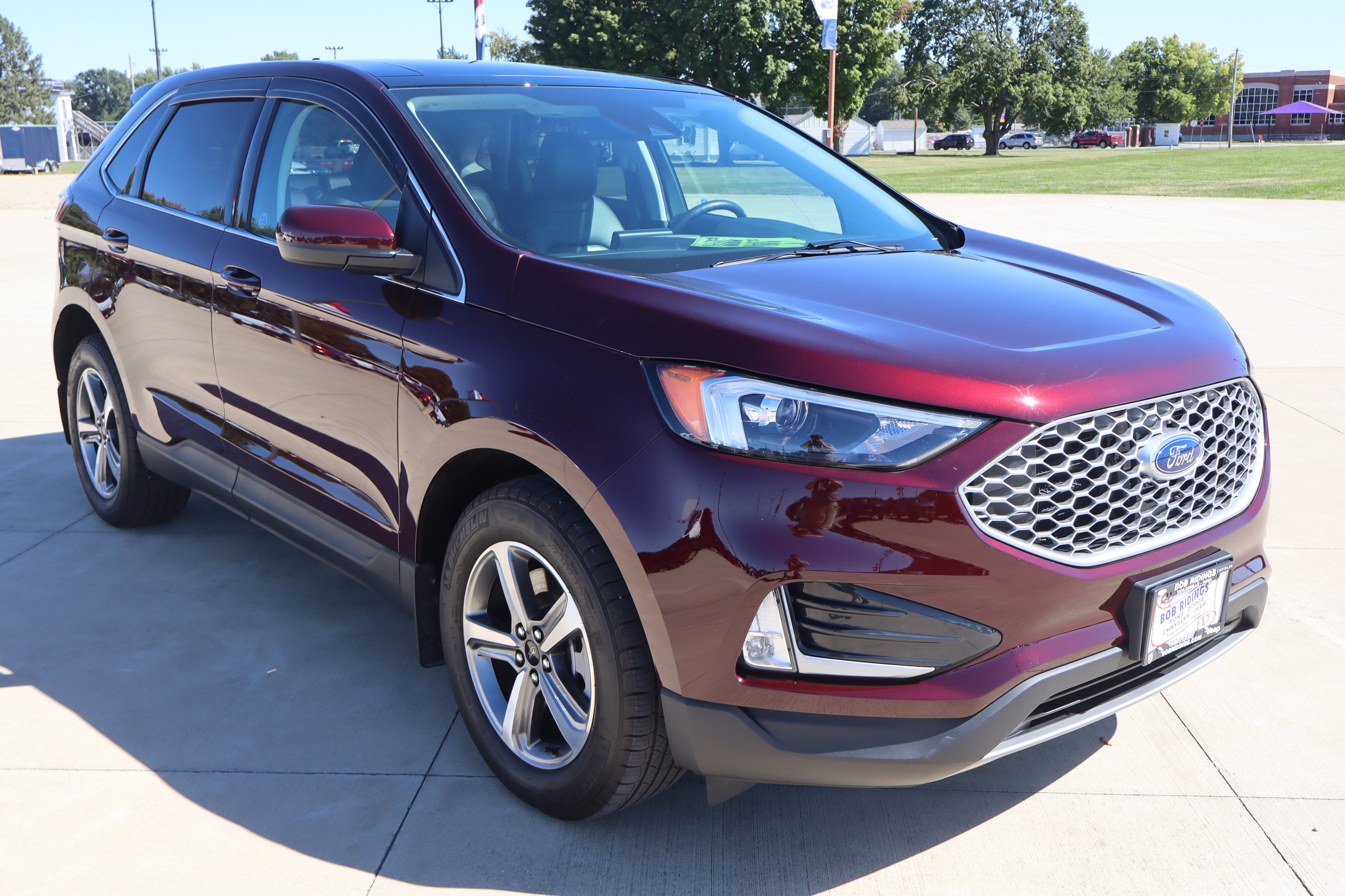 Used 2024 Ford Edge SEL w/ Convenience Package AWD/4WD image 3