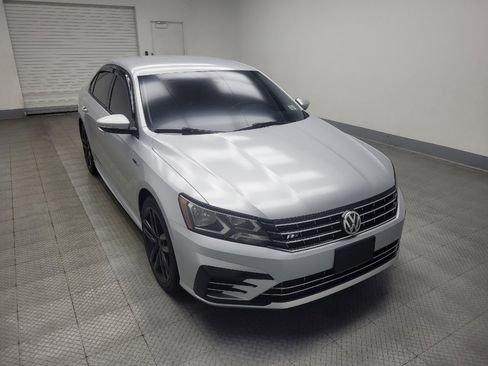 Used 2018 Volkswagen Passat 2.0T R-Line FWD image 13