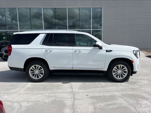 Used 2022 GMC Yukon SLT w/ SLT Luxury Package RWD image 4