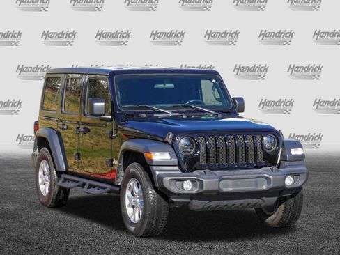Used 2019 Jeep Wrangler Unlimited Sport S image 2