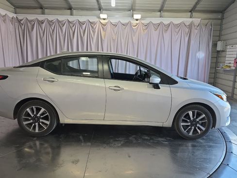 Used 2025 Nissan Versa SV FWD image 9
