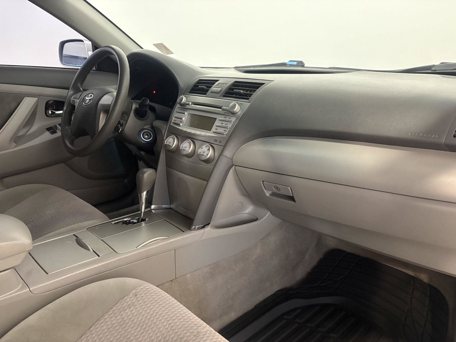 Used 2011 Toyota Camry LE FWD image 53