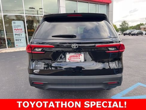 Used 2024 Toyota Grand Highlander XLE image 34
