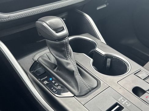 Used 2023 Toyota Highlander LE image 26