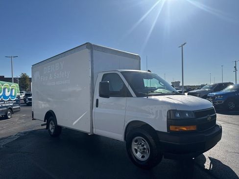 Used 2022 Chevrolet Express 3500 w/ Power Convenience Package image 7