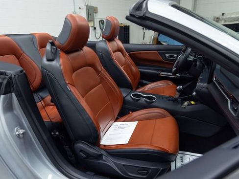 Used 2025 Ford Mustang Premium RWD image 24