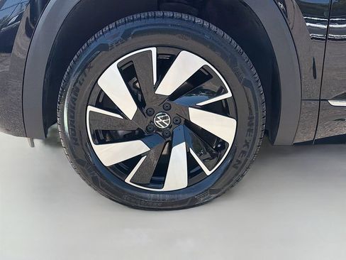 Used 2020 Volkswagen Atlas Cross Sport SEL R-Line AWD/4WD image 42