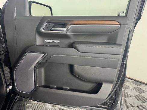 Used 2025 GMC Sierra 1500 Denali AWD/4WD image 37
